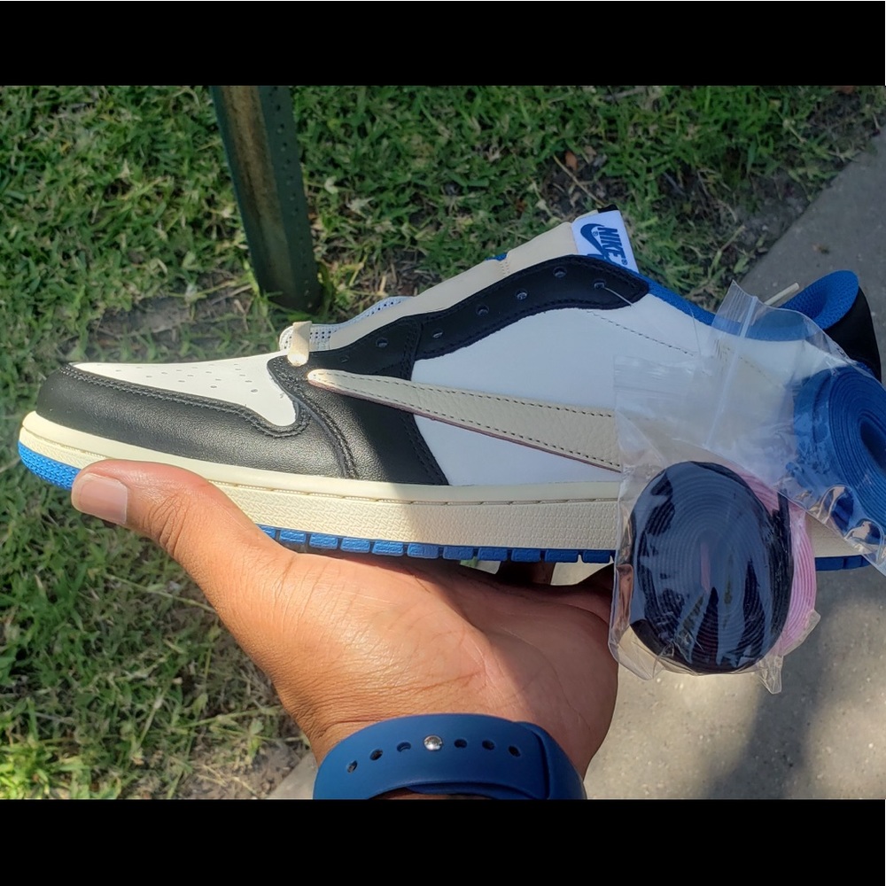 Travis Scott 1s , just got today looking to sell !